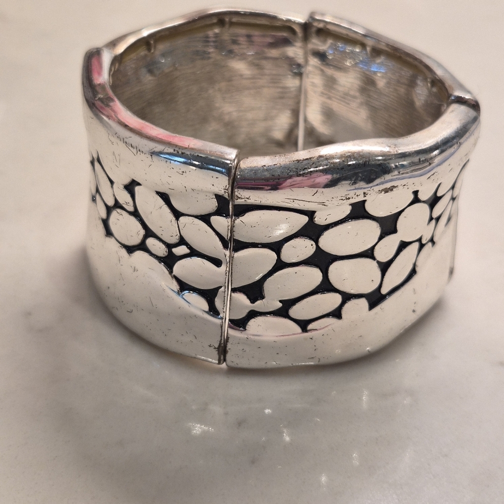 Chunky Stretch Cuff Bracelet Silver Tone Black Enamel Modern Statement